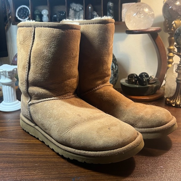 UGG Australia Short Classic Boot - Picture 3 of 13